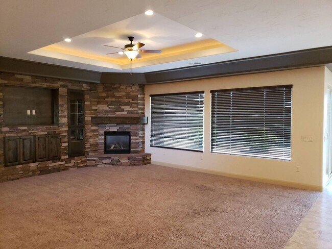 Building Photo - Home Near Sunbrook Golf Course - Dog Friendly
