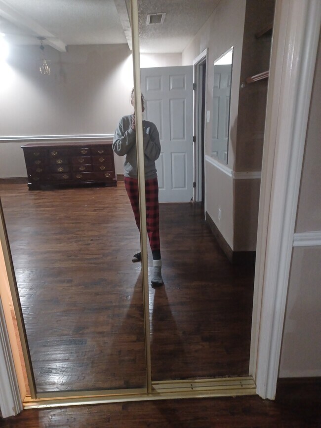 Building Photo - 3439 Racquet Club Dr
