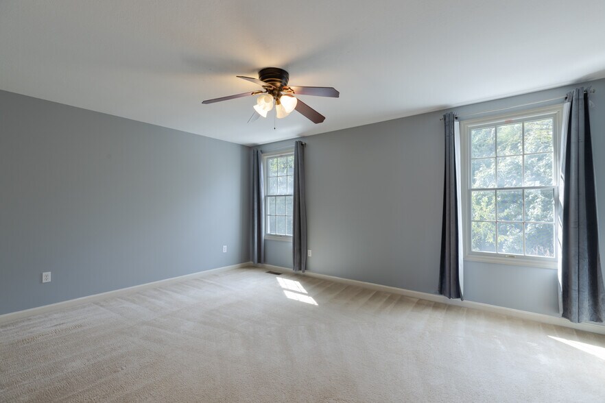 Building Photo - 337 Marshall Heights Dr