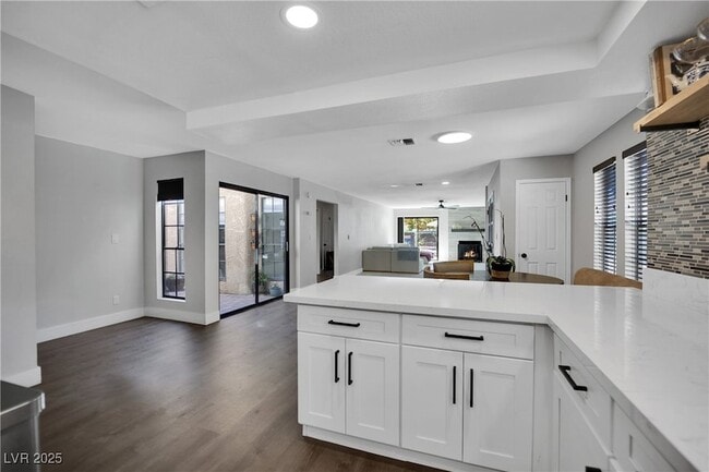 Building Photo - 3959 Salisbury Pl