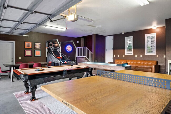 Building Photo - 36 W Dove Wing Dr