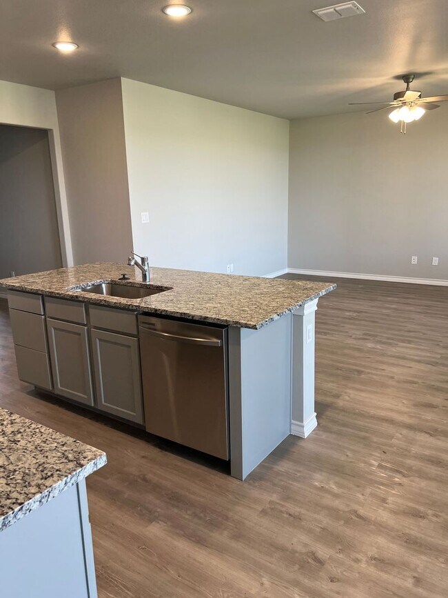 Building Photo - 3 Bedroom 2 bath New Construction Home is ...