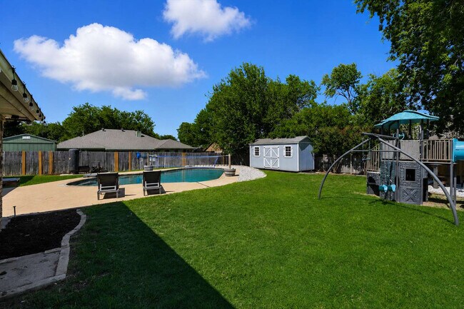 Building Photo - 749 Western Trail