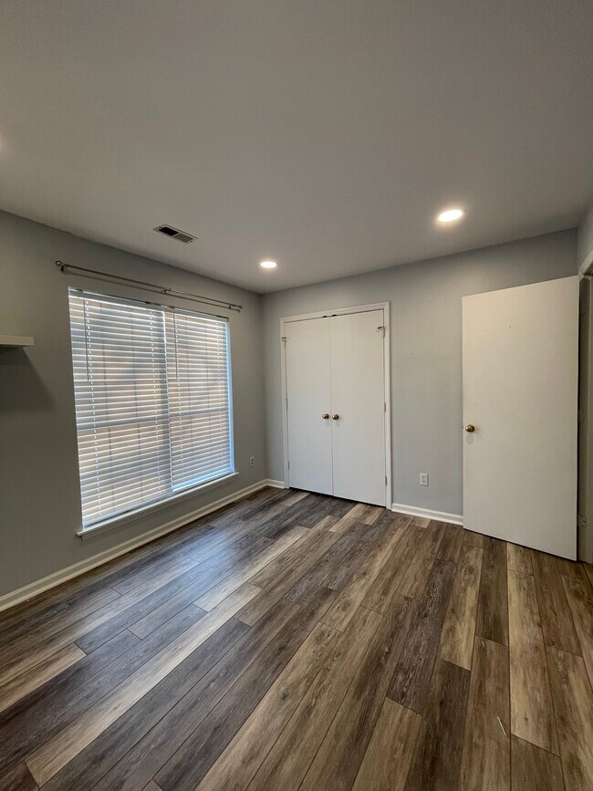 Building Photo - 8601 Findon Pl