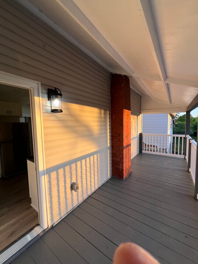 Building Photo - 815 Grove St