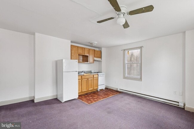 Building Photo - 1520 W Ontario St