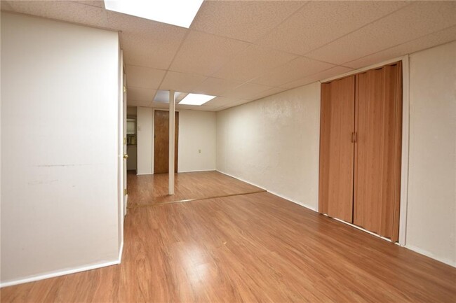 Building Photo - 1812 Lake Lucerne Dr SW
