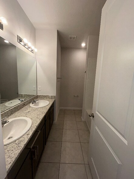 Building Photo - 228 Hillcrest Dr