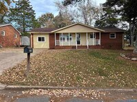 Building Photo - 6202 Valley Park Dr NW