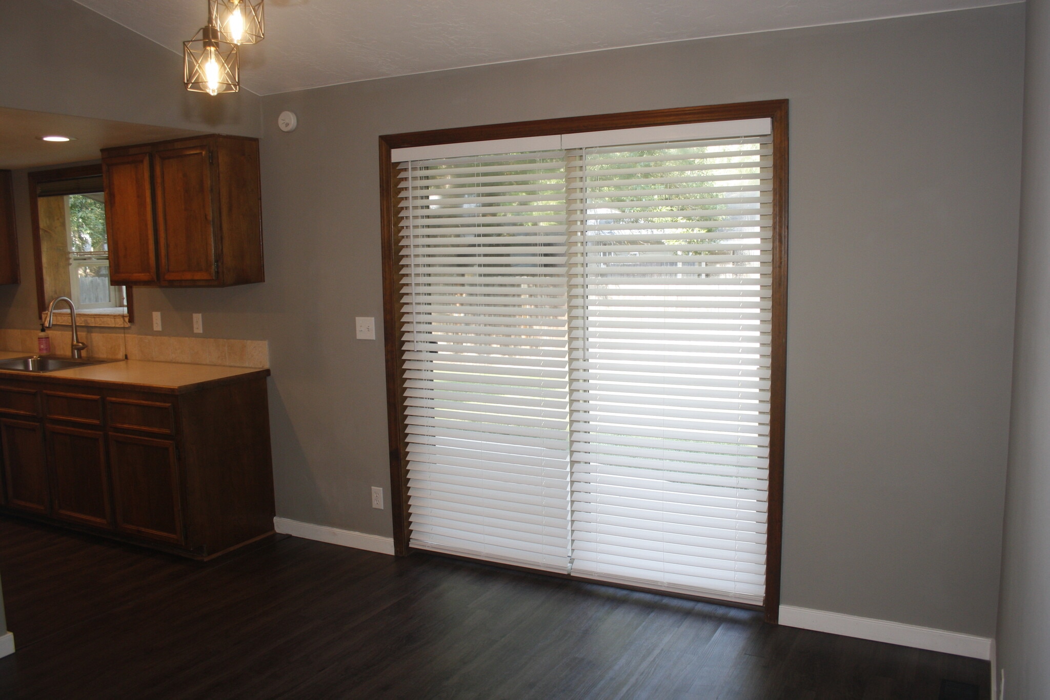 dining room - 3993 S Law Ave