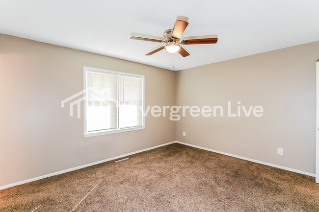 Building Photo - 1221 Milwaukee St