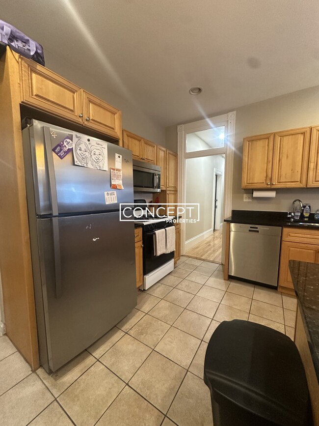 Building Photo - 68 Calumet St