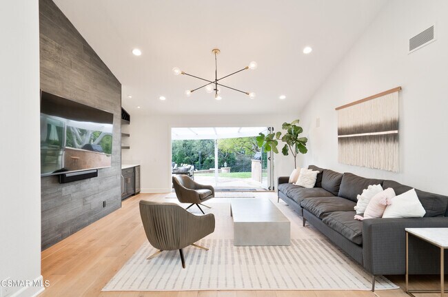 Building Photo - 2653 Via Zurita Ct