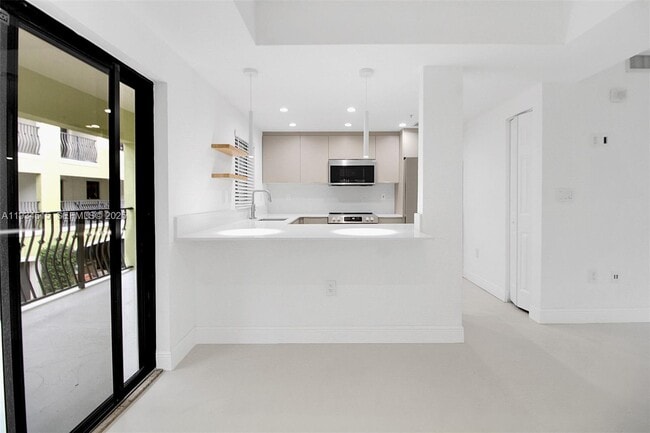 Building Photo - 3204 Bird Ave