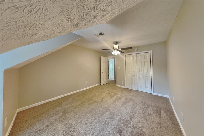 Building Photo - 2742 Bentwood Dr