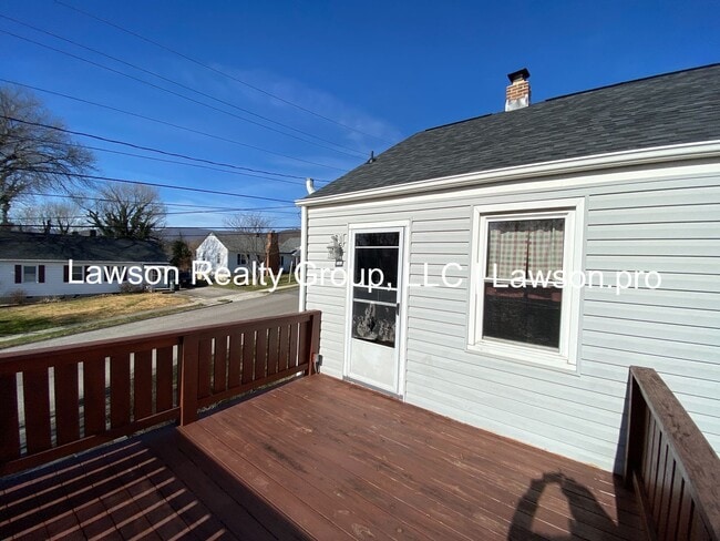 Building Photo - Charming Salem Cape Cod with Loft- Lawn Care Included