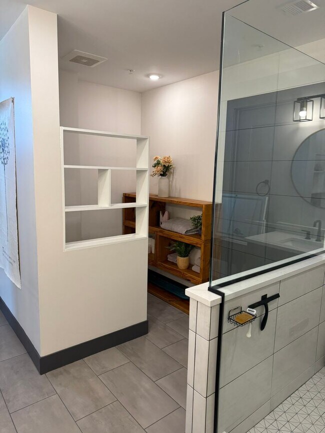 Building Photo - 100 Quartz Knl