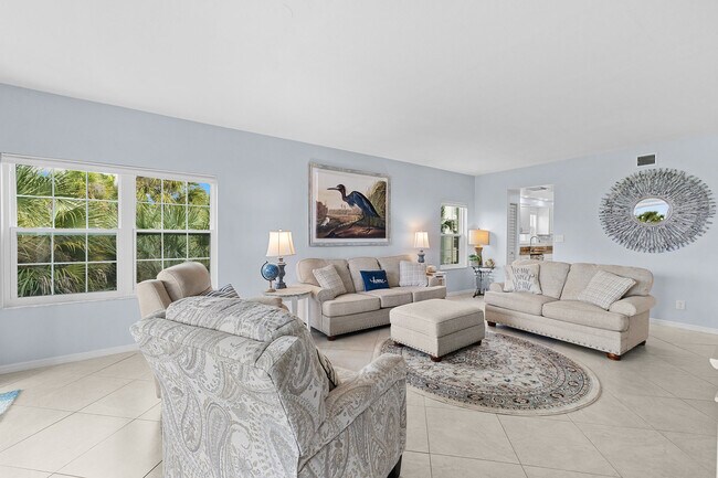 Building Photo - 4140 Bayhead Dr