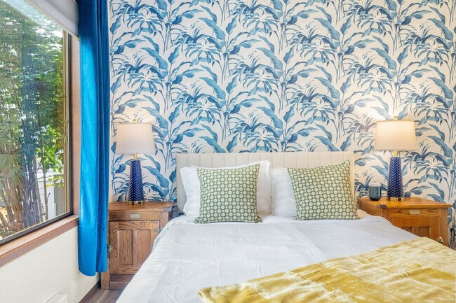 Building Photo - 5504 NE 190th St