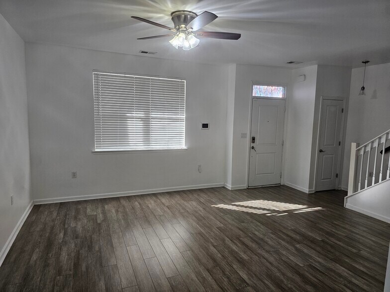 Living Space - 2466 Leytonstone Dr