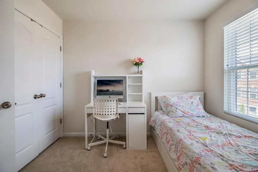 Building Photo - 7932 Pettigrew St