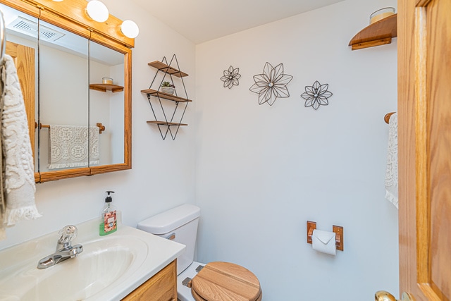 Building Photo - 1305 Kingsbury Dr