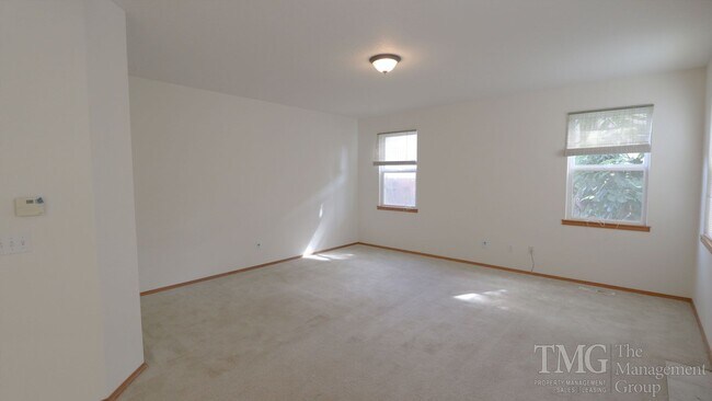 Building Photo - Beautiful 4-Bedroom Home with Custom Finishes & Thoughtful Layout