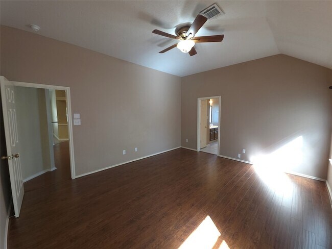 Building Photo - 19406 Stillhouse Dr