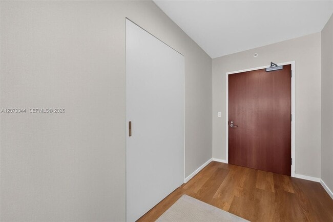 Building Photo - 16500 Collins Ave