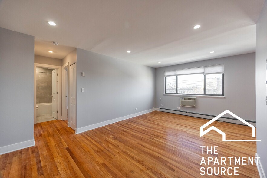 Building Photo - 6954 N Sheridan Rd