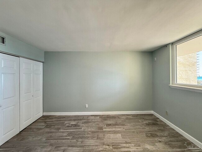 Building Photo - 900 Fort Pickens Rd