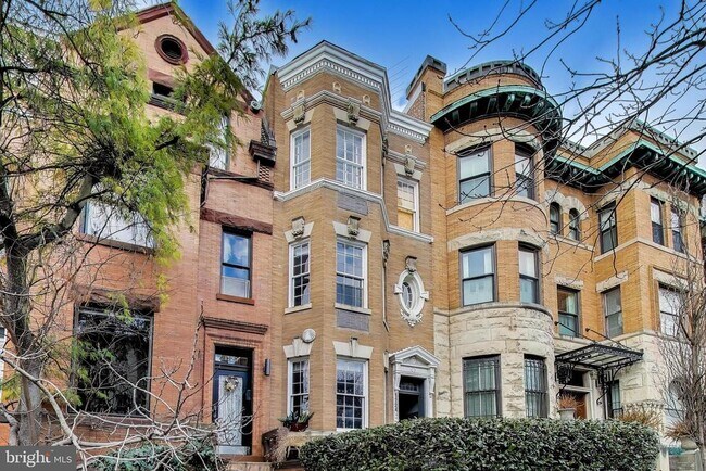 Building Photo - 1724 21st St NW