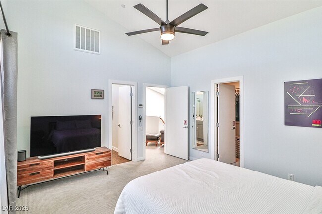 Building Photo - 251 Tower St