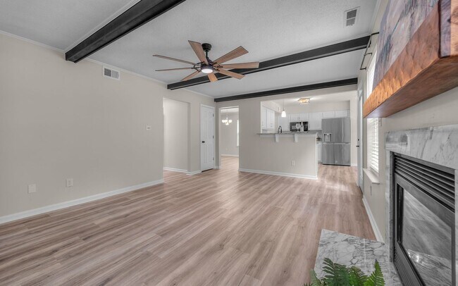 Building Photo - READY NOW!! 4-Bedroom Home w/Attached Garage! Pet Friendly - Fenced Backyard - MUST SEE!