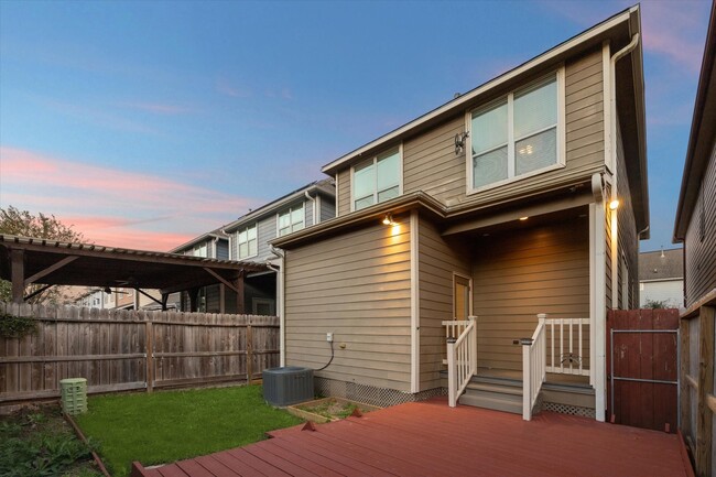 Building Photo - 3313 New Garden View Ln