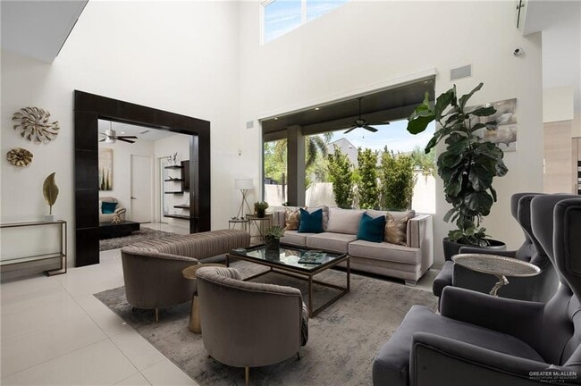 Building Photo - 22 Toronto Ave