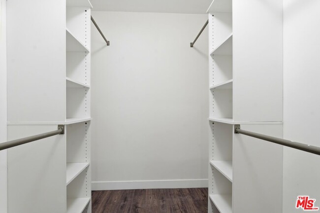 Building Photo - 1861 Midvale Ave