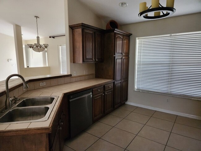 Building Photo - 3215 1st St SW