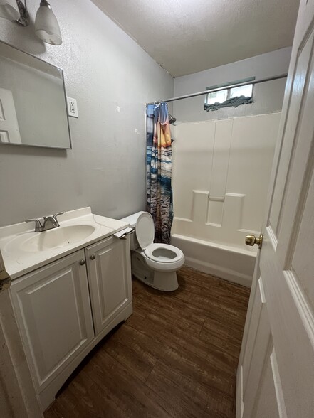 Bathroom - 420 RS County Rd 3333