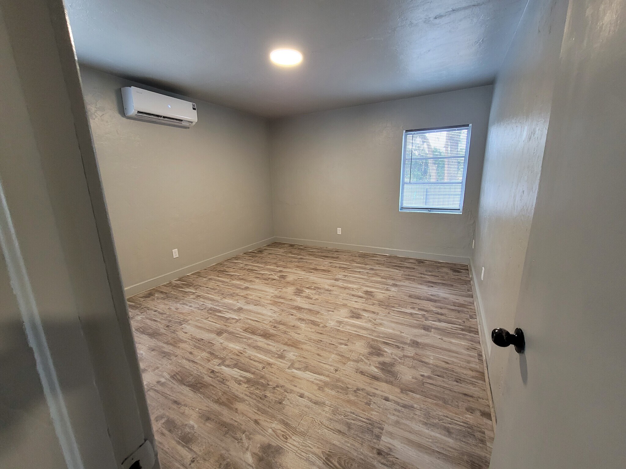 Building Photo - 5321 NE 29th St