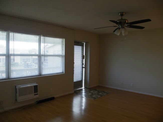 Building Photo - 266 Sheffield K