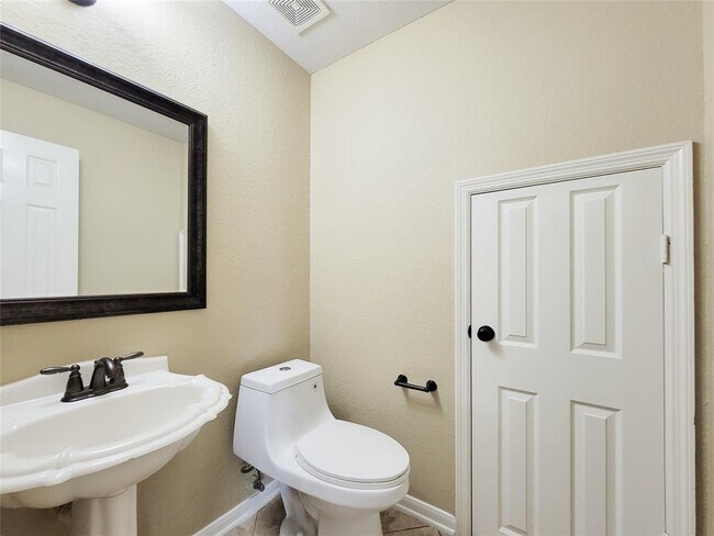Building Photo - 21123 Amber Crossing Dr