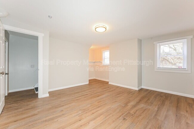 Building Photo - 2233 Milligan Ave