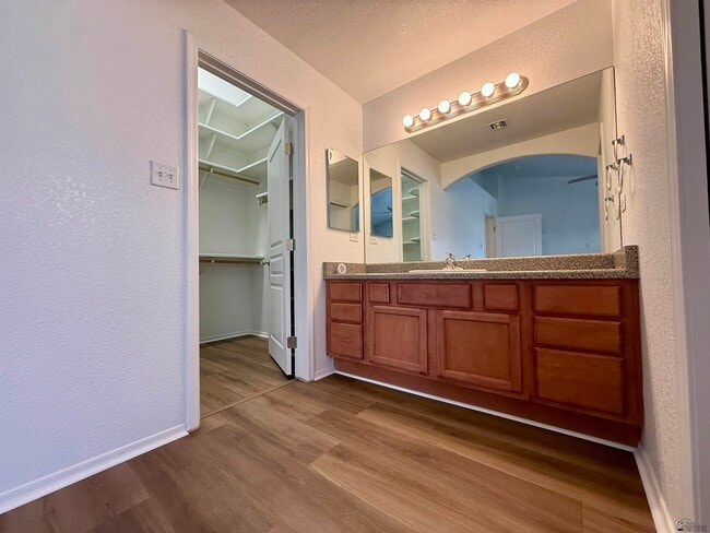 Building Photo - 10607 S Avenida Canela