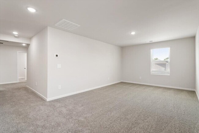 Building Photo - 147 White Birch Ln