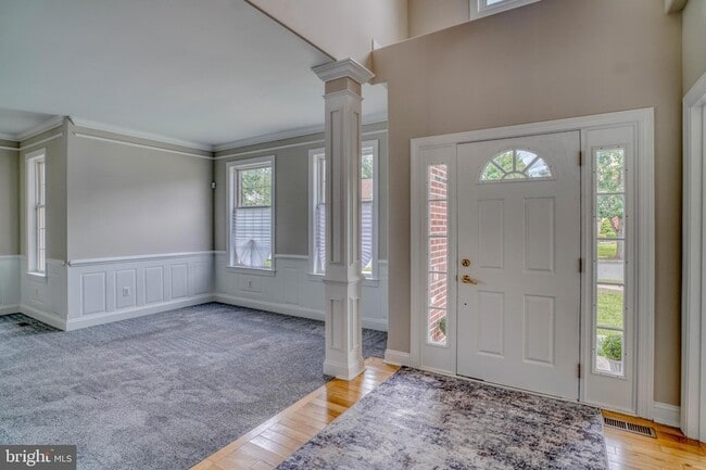 Building Photo - 9902 Player Dr