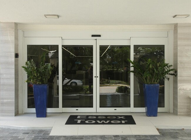 Building Photo - 340 Sunset Dr