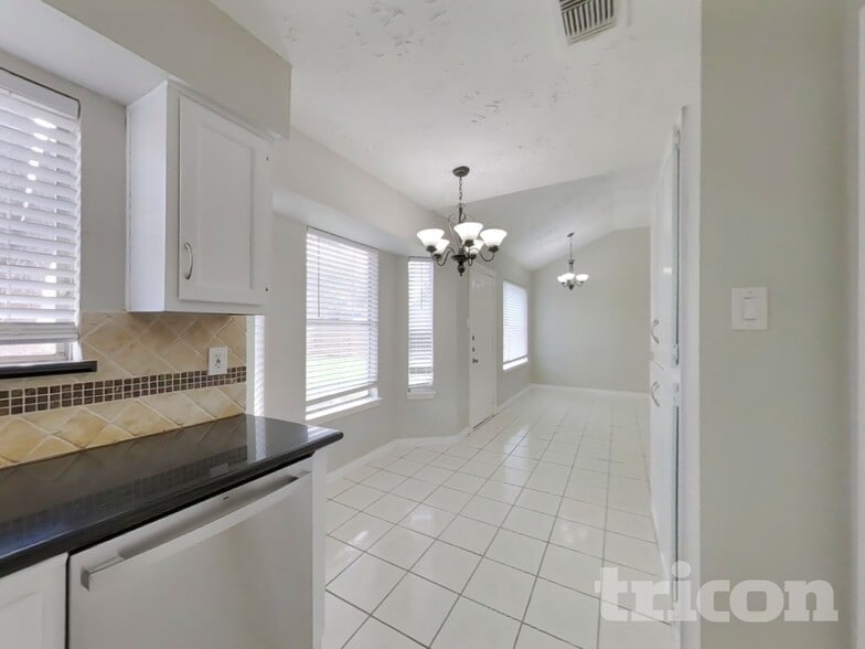 Building Photo - 19910 Faye Oaks Dr