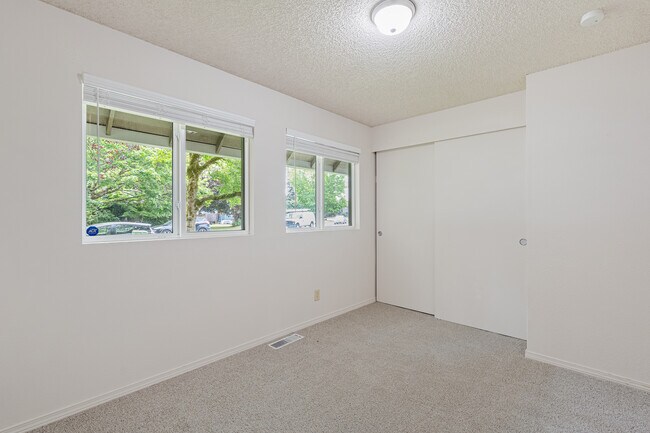 Building Photo - 13320 60th Dr SE