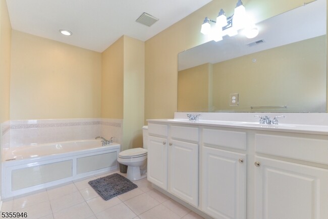Building Photo - 129 Rock Creek Dr
